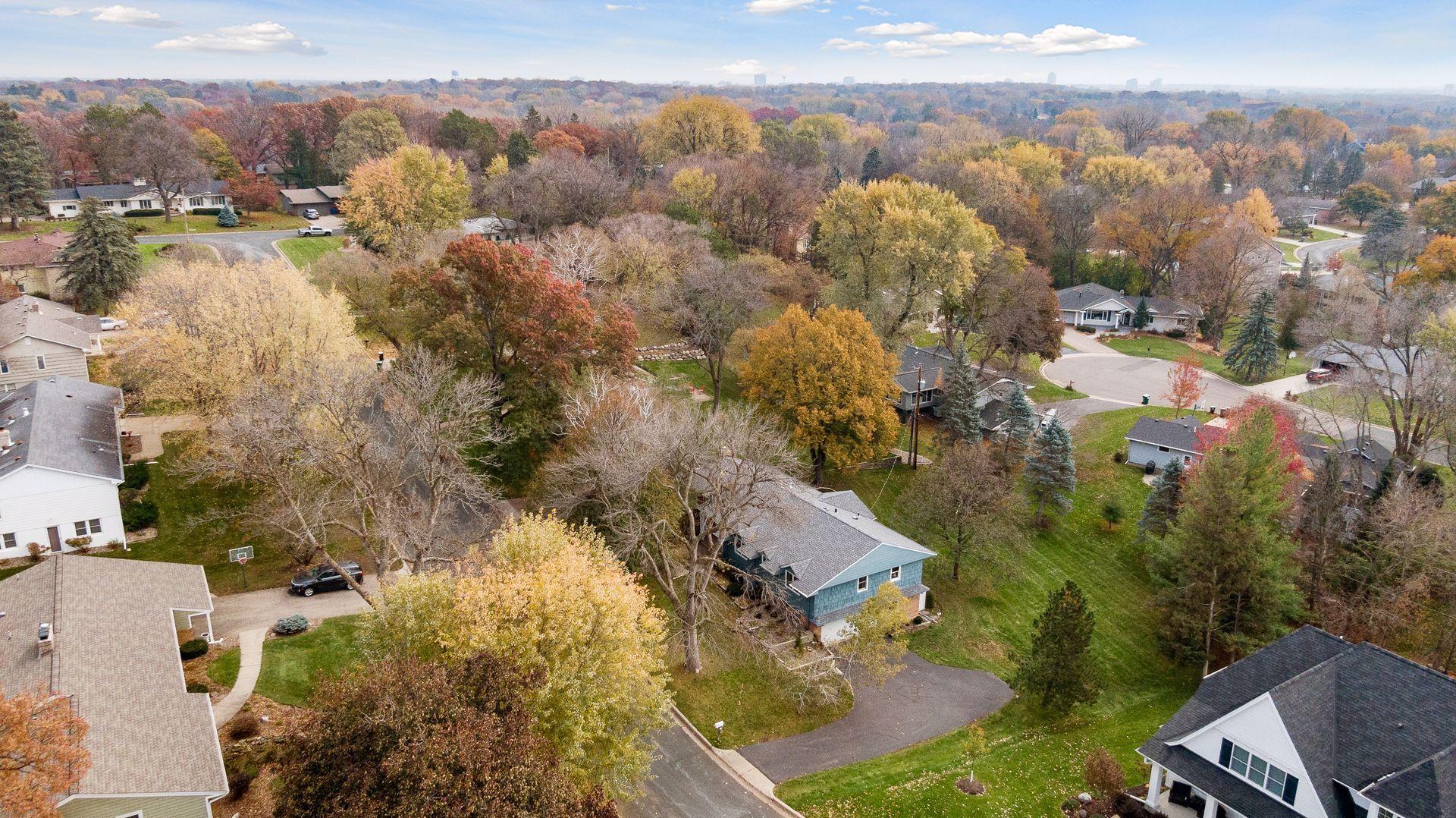 6015 Saxony Road Edina, MN 55436 - Photo 4 of 8
