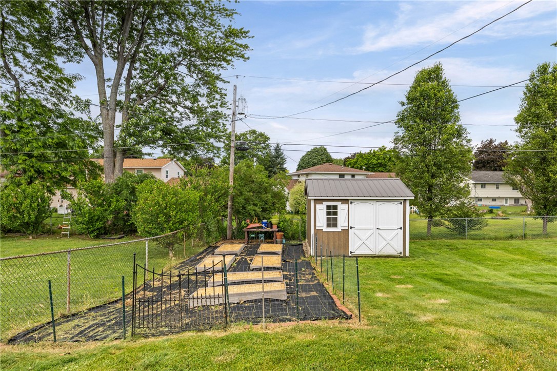 744 English Road Greece, NY 14616 - Photo 35 of 36