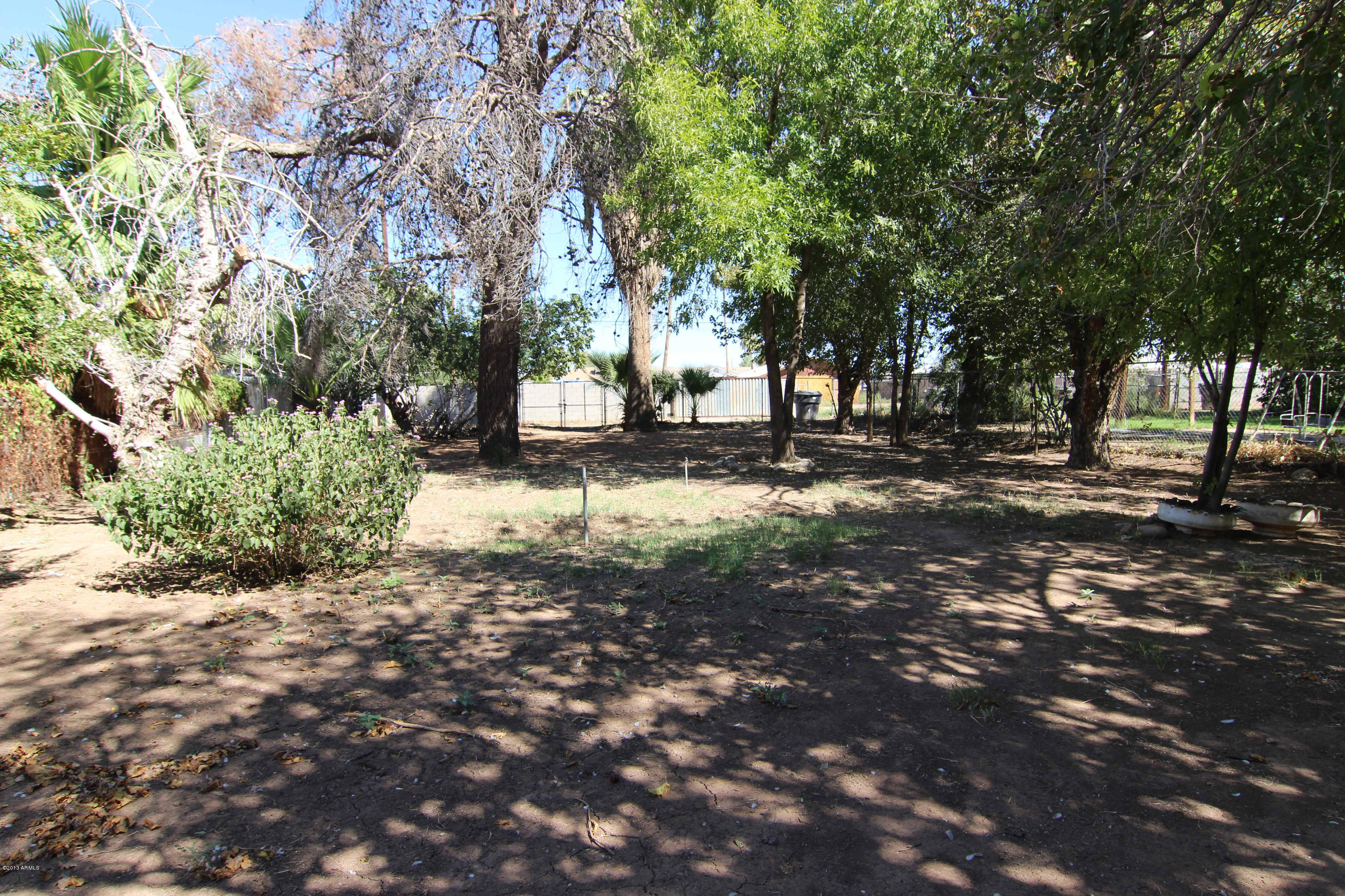 1518 West Roeser Road Phoenix, AZ 85041 - Photo 4 of 10 5