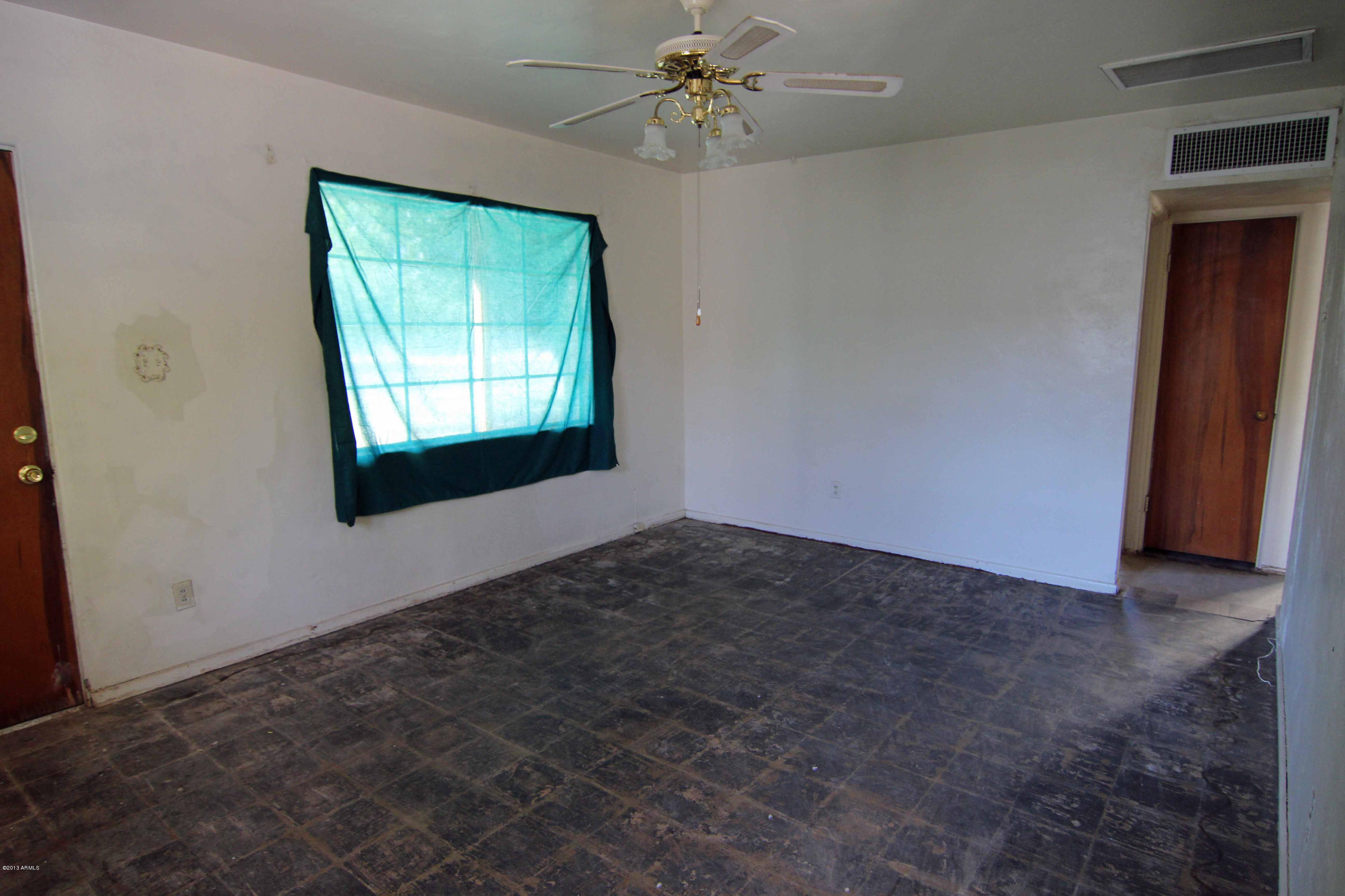 1518 West Roeser Road Phoenix, AZ 85041 - Photo 7 of 10 9