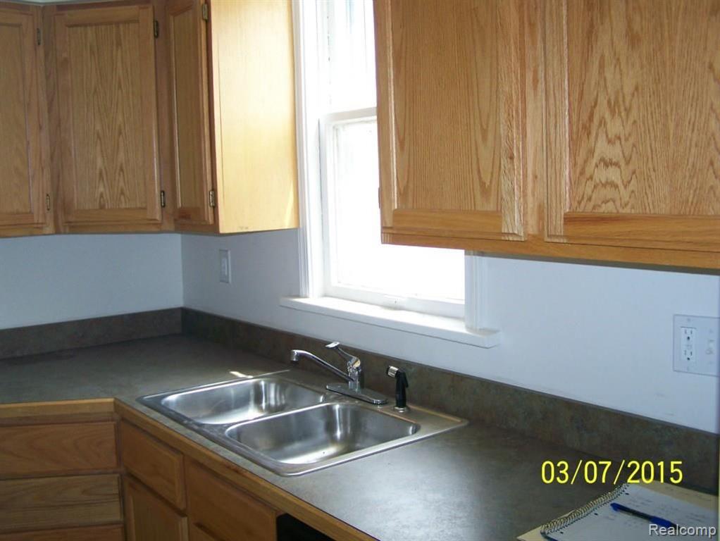 99 Chippewa Road Pontiac, MI 48341 - Photo 5 of 18