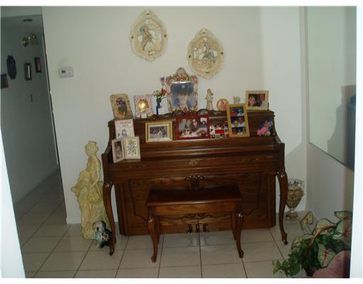 5300 Washington Street, Unit G123 Hollywood, FL 33021 - Photo 2 of 9