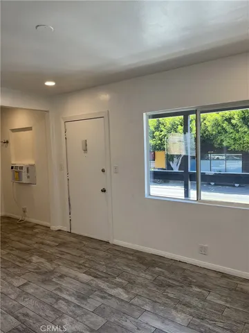 $2,000 | 3112 Washington Boulevard, Venice, CA 90291