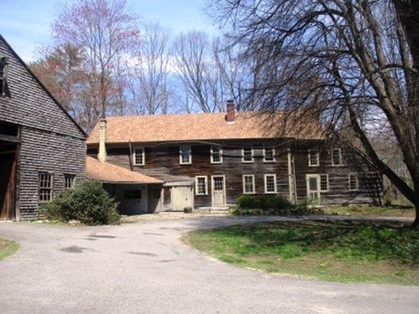 41 Worcester Road Townsend, MA 01469 - Photo 2 of 19 Gallery Image 2