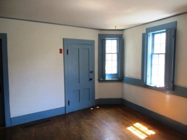 41 Worcester Road Townsend, MA 01469 - Photo 8 of 19 Gallery Image 8