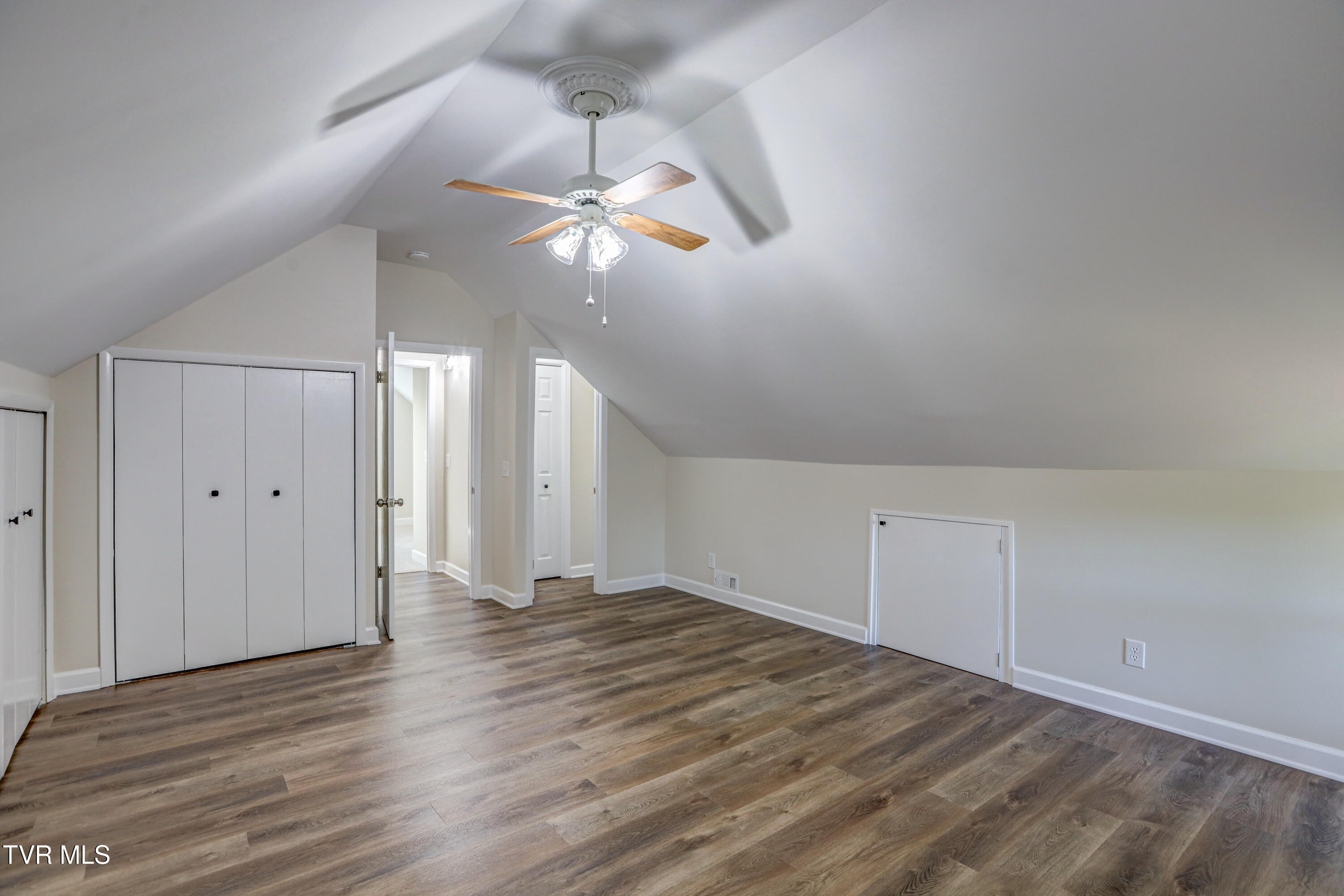 129 Log Cabin Road Johnson City, TN 37615 - Photo 40 of 63 AV4A5045_6_7_8_9