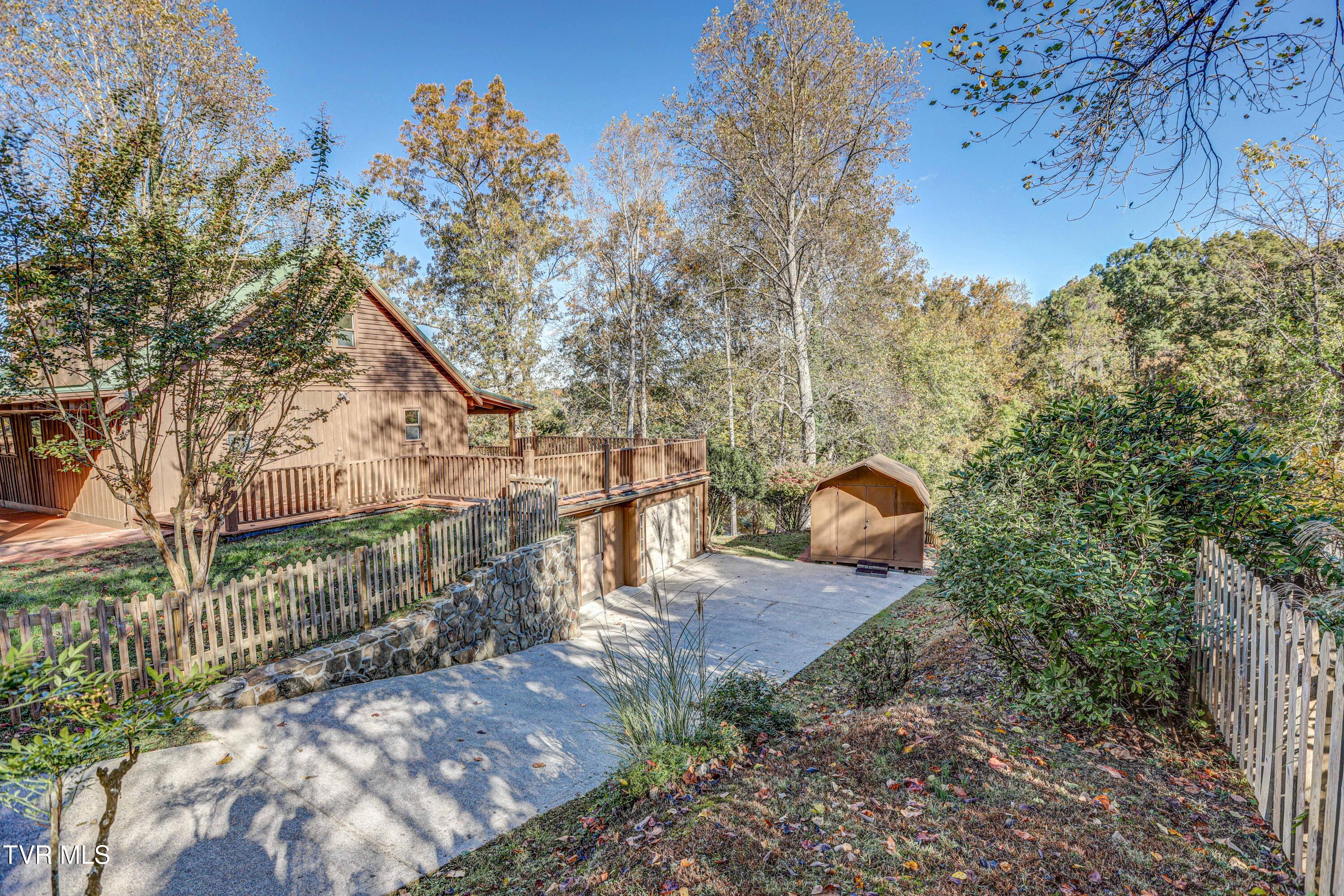 129 Log Cabin Road Johnson City, TN 37615 - Photo 5 of 63 AV4A4865_6_7_8_9