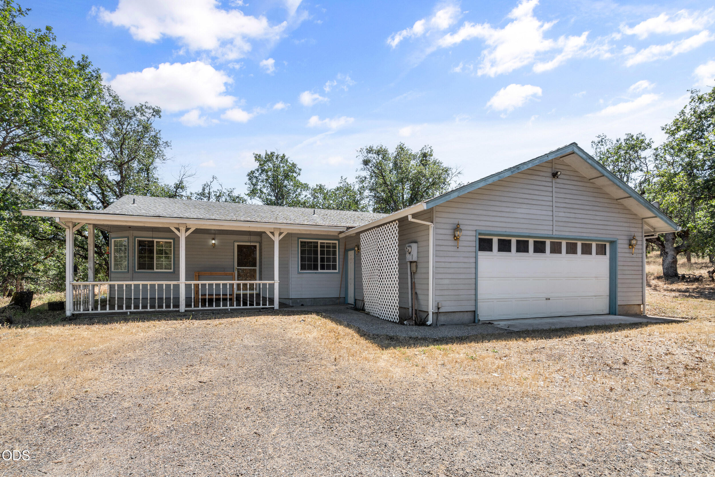 8320 Blackwell Road Central Point, OR 97502 - Photo 2 of 38