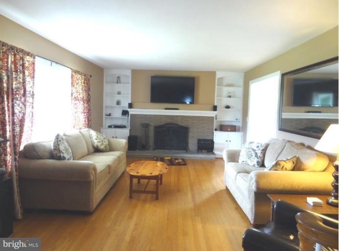 146 Red Hill Road Orange, VA 22960 - Photo 3 of 18 Family Room