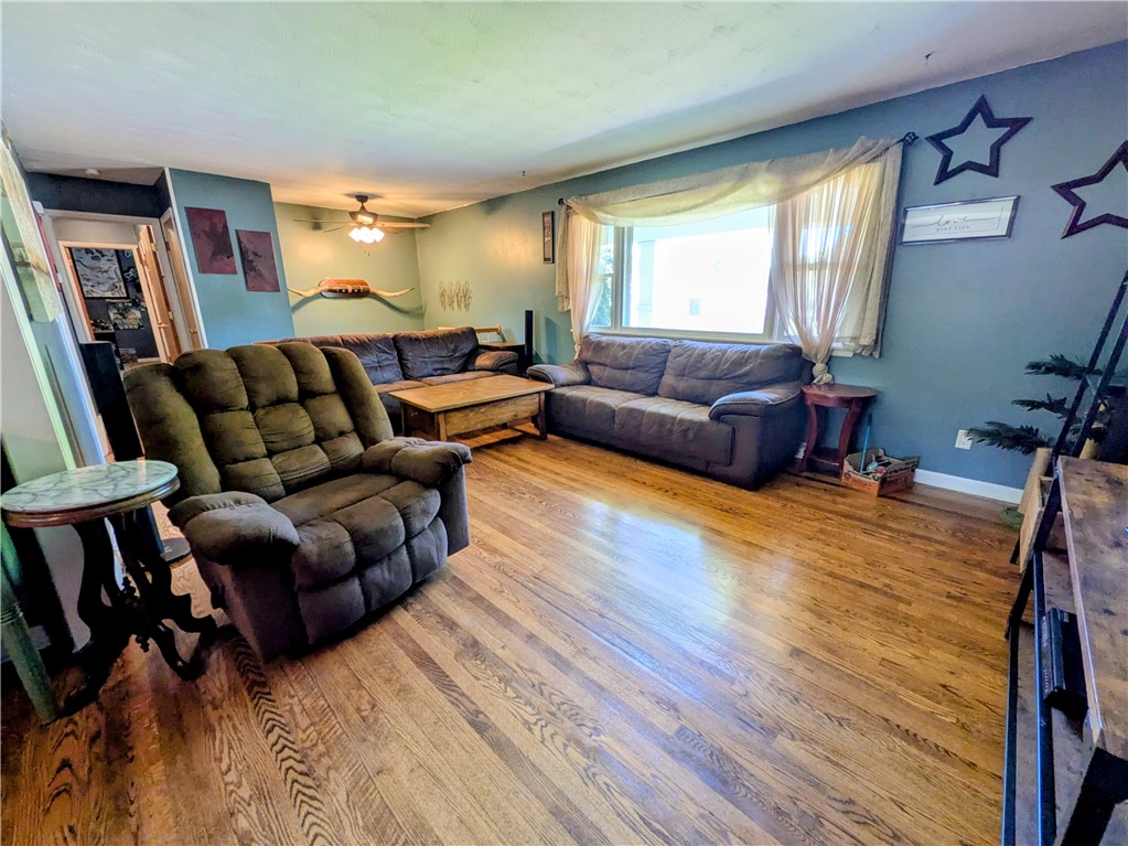 225 Meadowlark Road Horseheads, NY 14845 - Photo 13 of 49 Living room