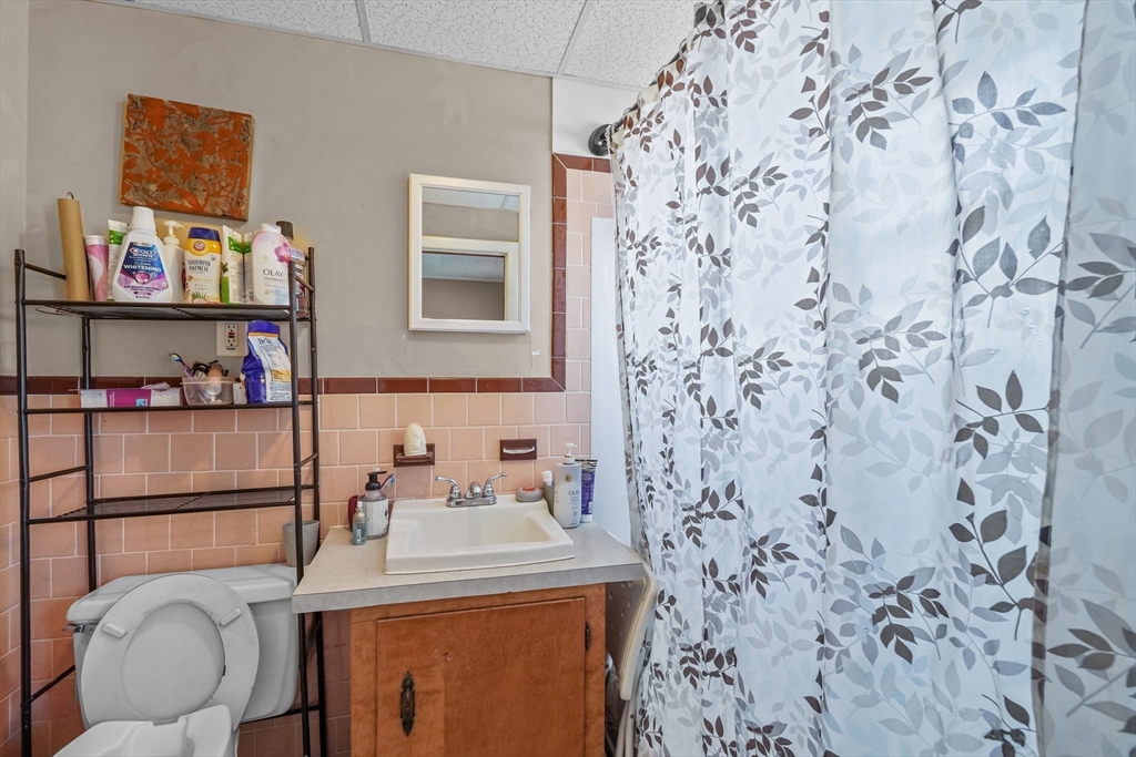 284 Broadway Fall River, MA 02721 - Photo 26 of 42