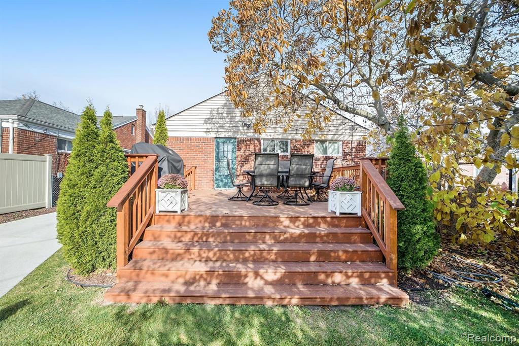 1938 Bradford Road Birmingham, MI 48009 - Photo 28 of 35