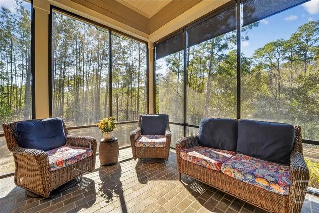 $975,000 | 78 Linkside Lake Drive, Richmond Hill, GA 31324