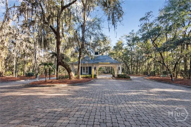 $975,000 | 78 Linkside Lake Drive, Richmond Hill, GA 31324