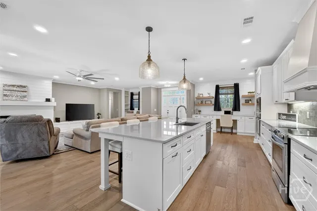 $975,000 | 78 Linkside Lake Drive, Richmond Hill, GA 31324