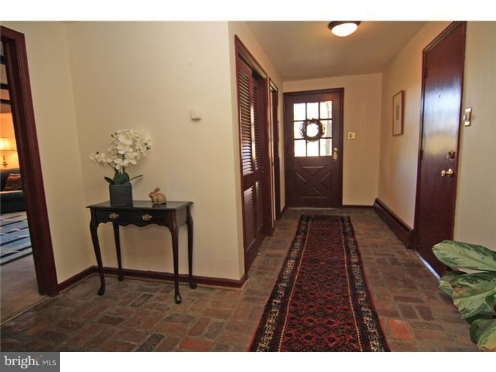 649 Mount View Road Berwyn, PA 19312 - Photo 5 of 24