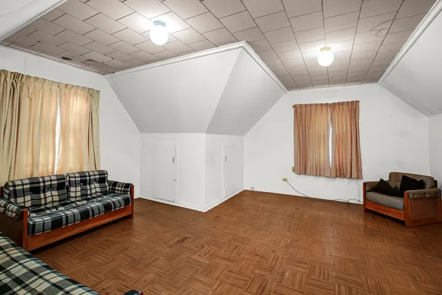 $329,900 | 4320 West 99th Place, Oak Lawn, IL 60453