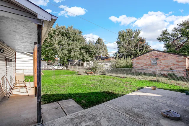 $329,900 | 4320 West 99th Place, Oak Lawn, IL 60453