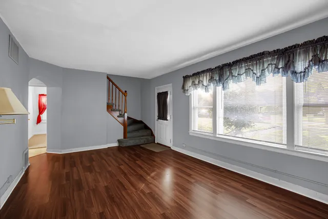 $329,900 | 4320 West 99th Place, Oak Lawn, IL 60453