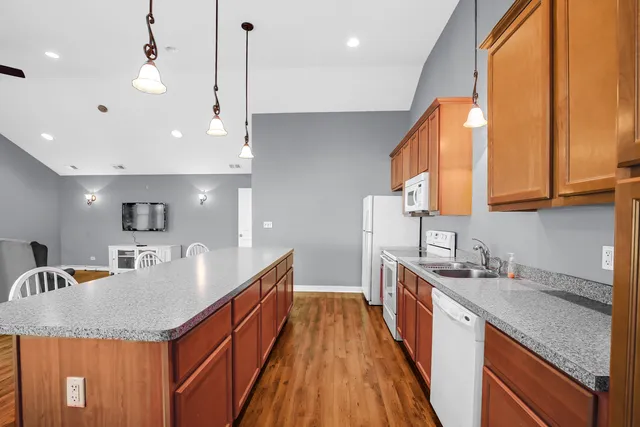 $329,900 | 4320 West 99th Place, Oak Lawn, IL 60453