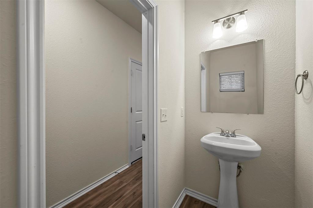 105 Southeast 4th Street, Unit 2 Bonham, TX 75418 - Photo 16 of 23