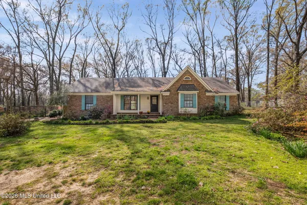 $349,000 | 5915 Roman Hill Drive, Olive Branch, MS 38654