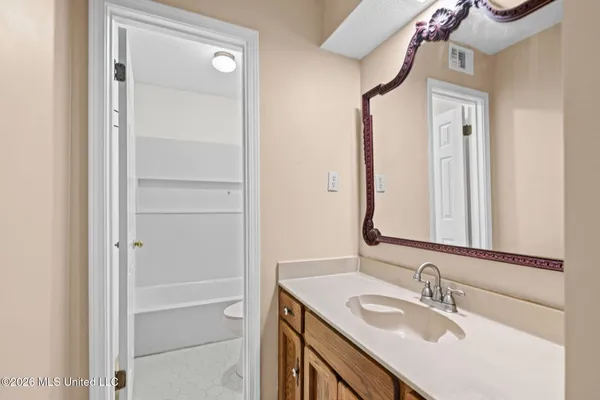$349,000 | 5915 Roman Hill Drive, Olive Branch, MS 38654