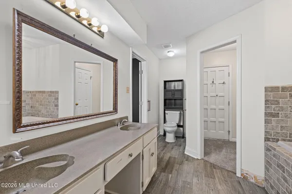 $349,000 | 5915 Roman Hill Drive, Olive Branch, MS 38654