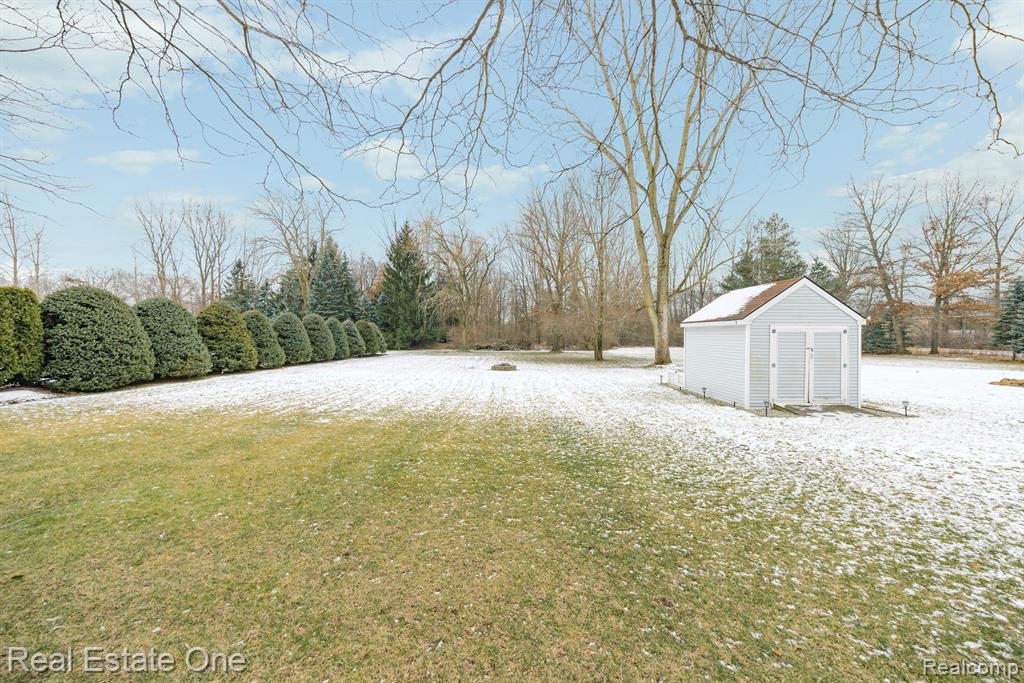 4083 West Maple Road Wixom, MI 48393 - Photo 47 of 68