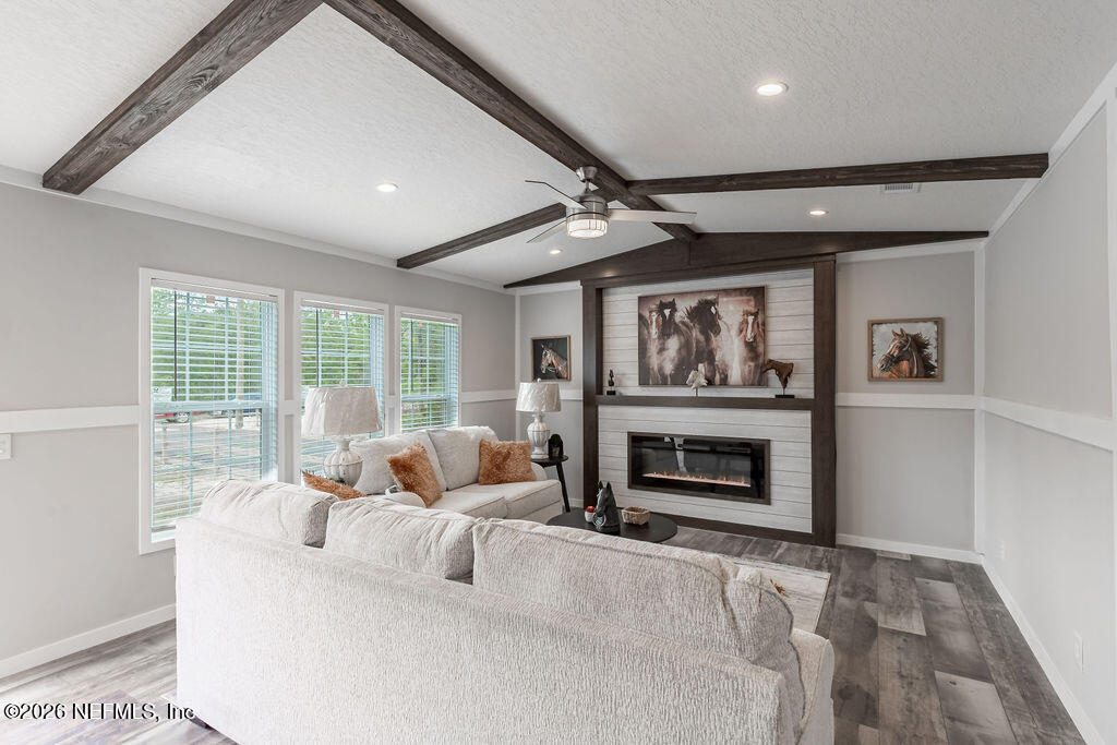 230 Red Eye Road Florahome, FL 32140 - Photo 6 of 37 Living Room