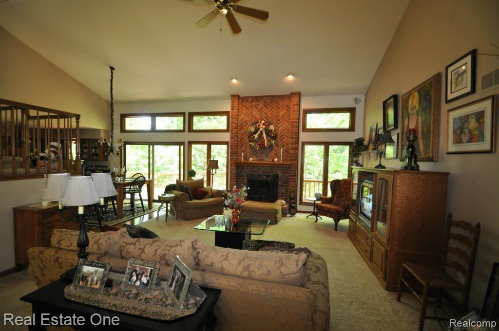 1274 Grandview Drive Rochester, MI 48306 - Photo 4 of 30 4.JPG