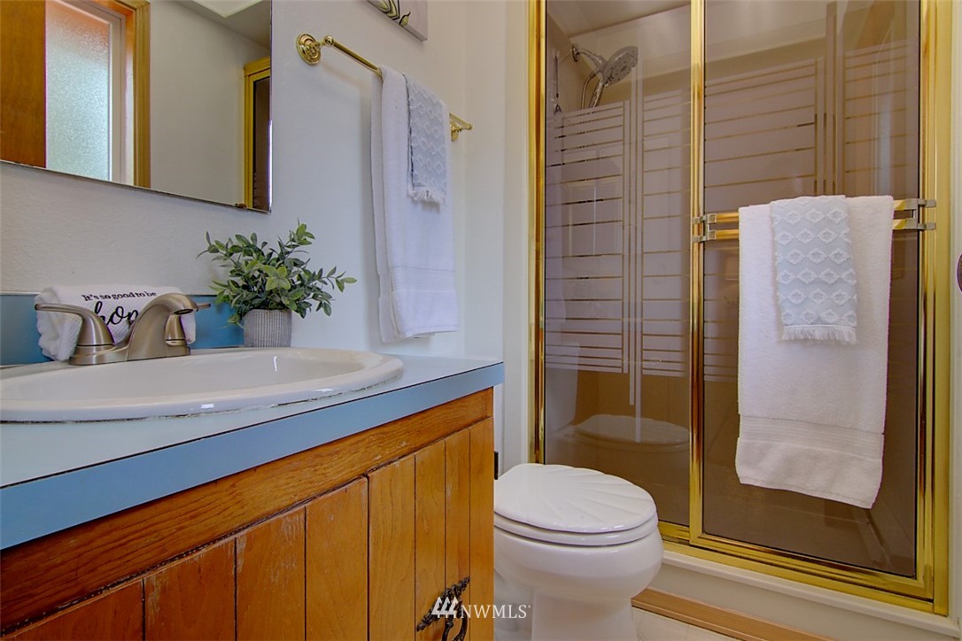 17508 Clover Road Bothell, WA 98012 - Photo 12 of 40