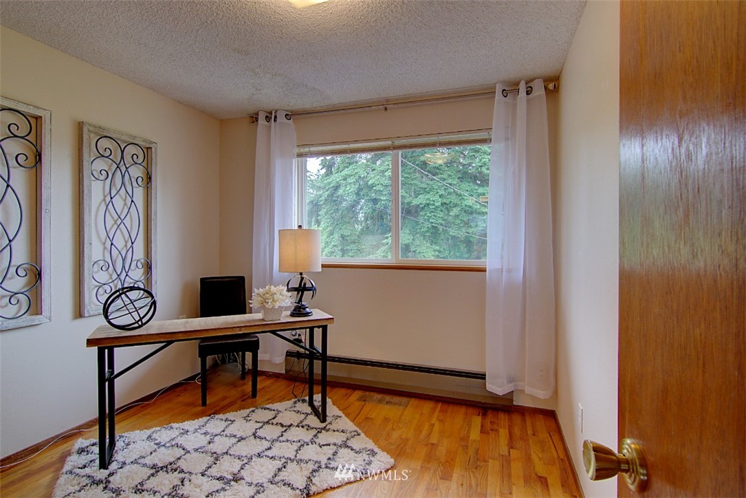 17508 Clover Road Bothell, WA 98012 - Photo 16 of 40