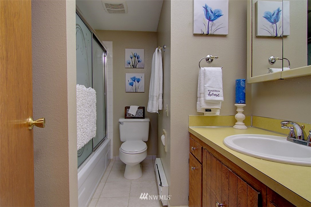 17508 Clover Road Bothell, WA 98012 - Photo 18 of 40
