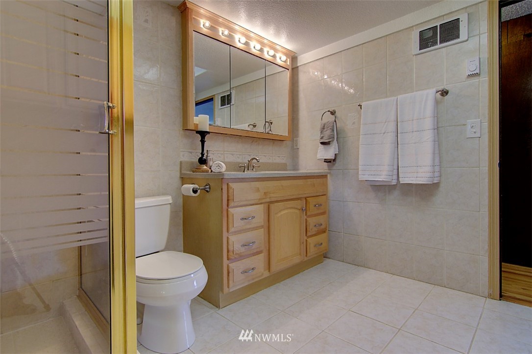 17508 Clover Road Bothell, WA 98012 - Photo 25 of 40