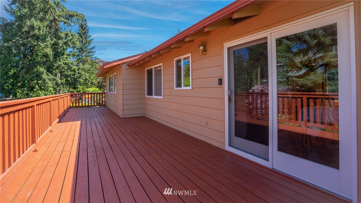 17508 Clover Road Bothell, WA 98012 - Photo 37 of 40