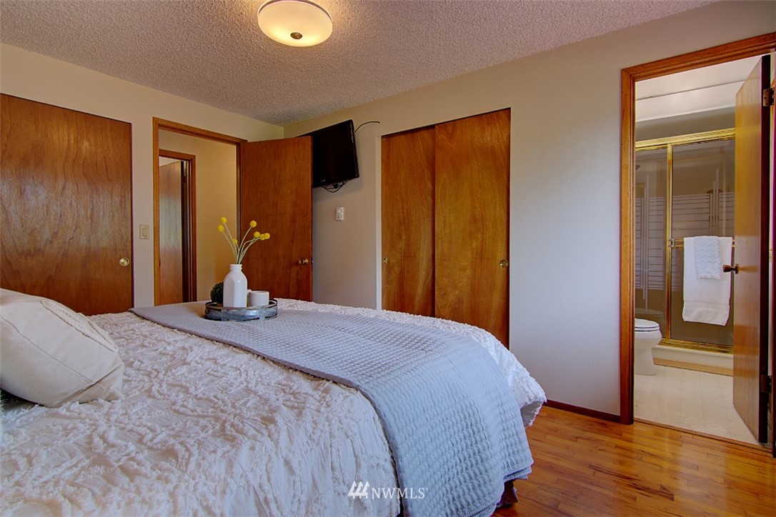 17508 Clover Road Bothell, WA 98012 - Photo 10 of 40