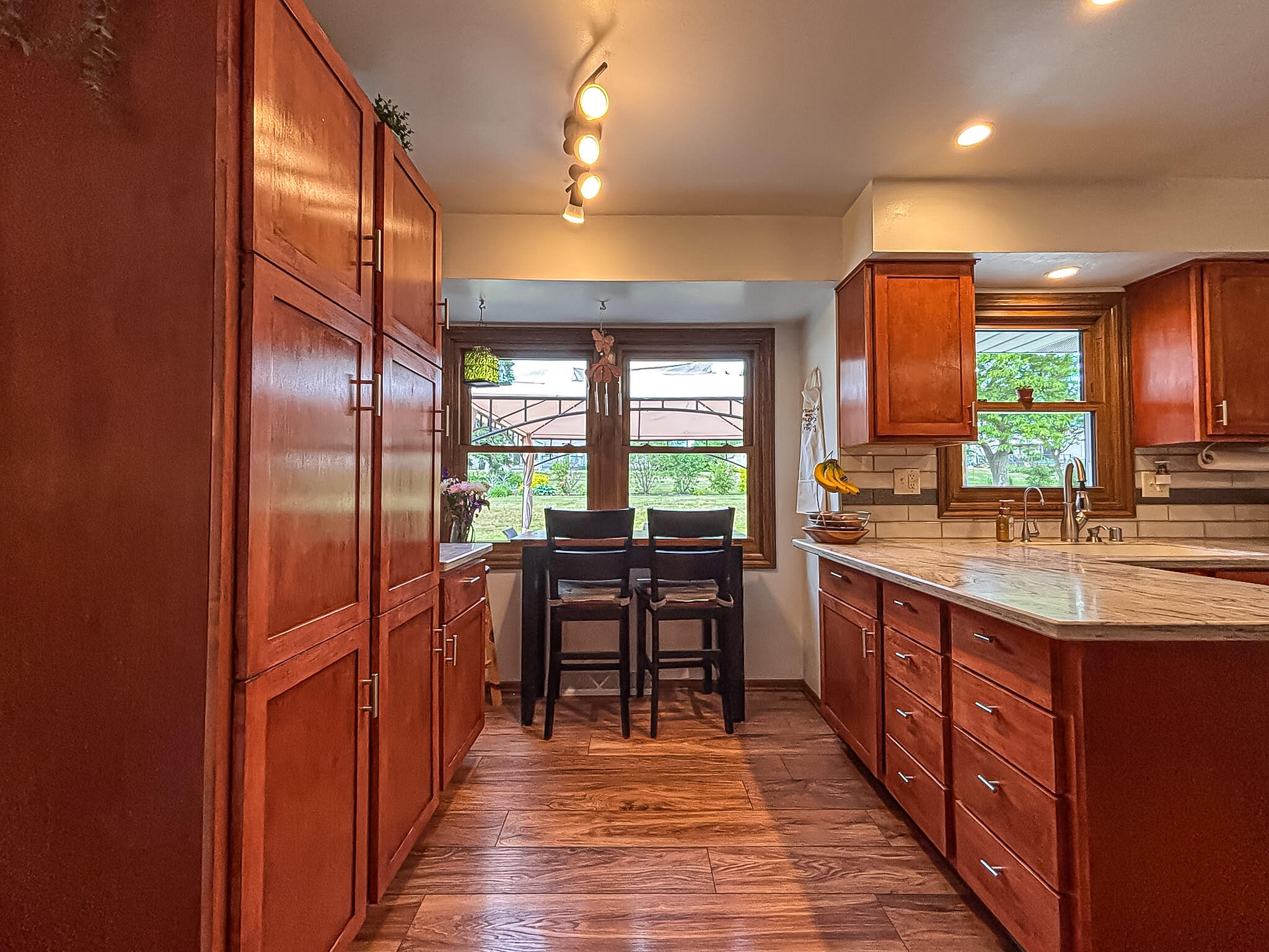 18260 West Willow Road New Berlin, WI 53146 - Photo 15 of 38 Kitchen