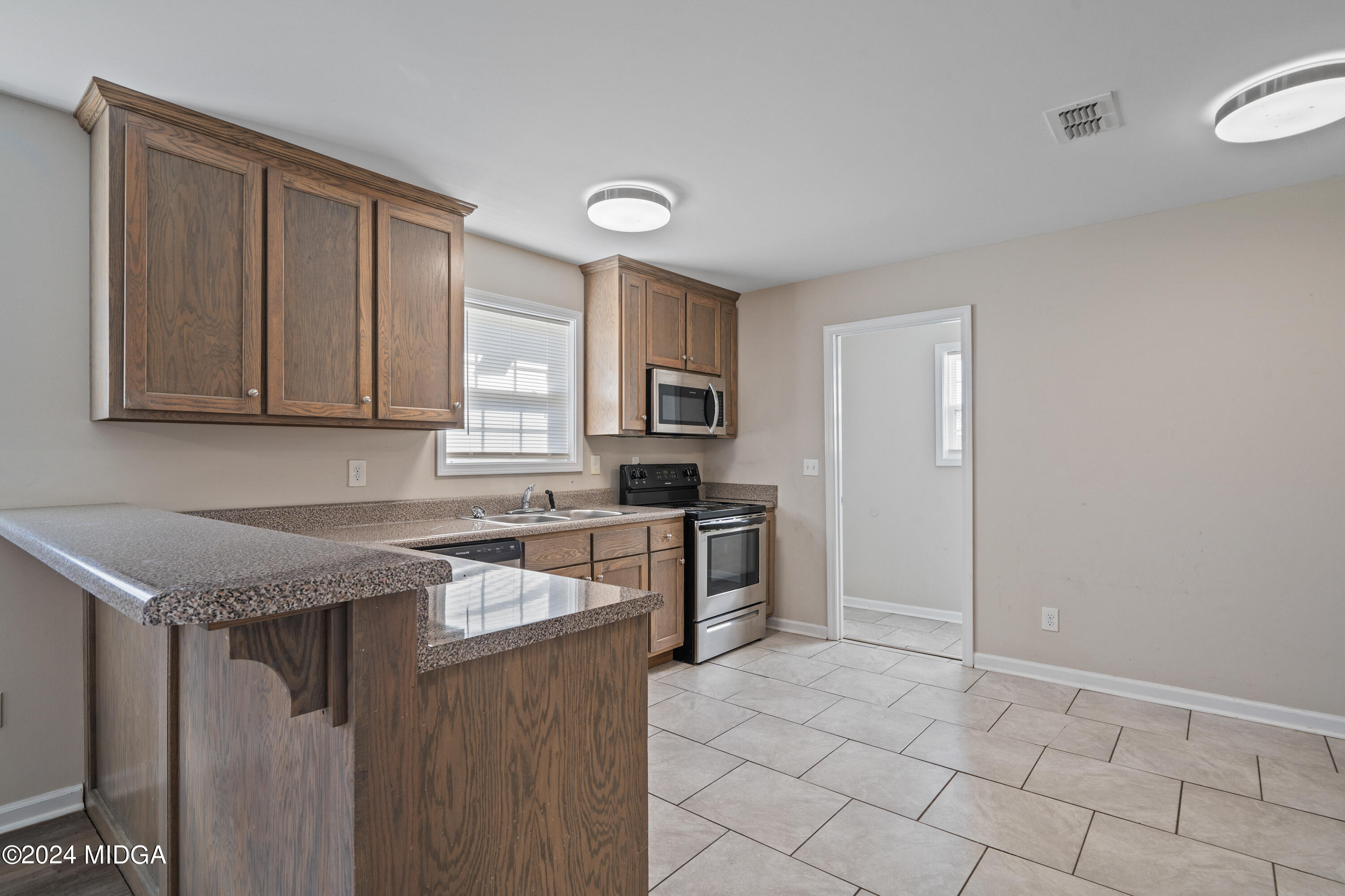 169 Garrison Road Macon, GA 31211 - Photo 10 of 21 169 Garrison Rd-09593