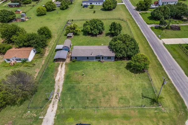 $264,400 | 10900 Pikes Peak Drive, Venus, TX 76084