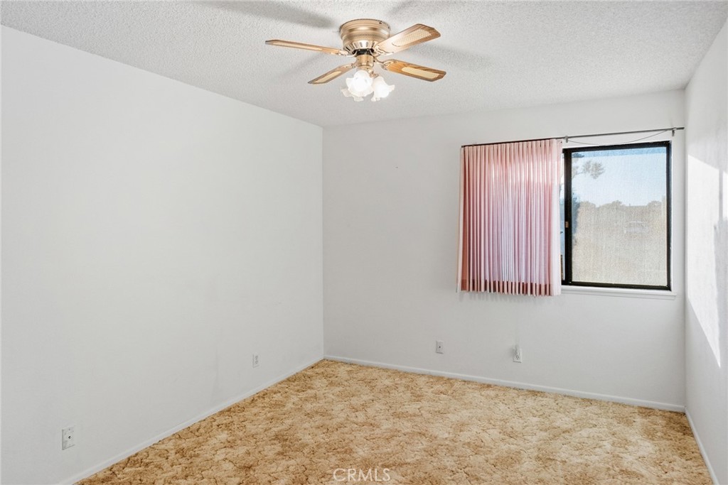 19213 Tecumseh Road Apple Valley, CA 92307 - Photo 27 of 43