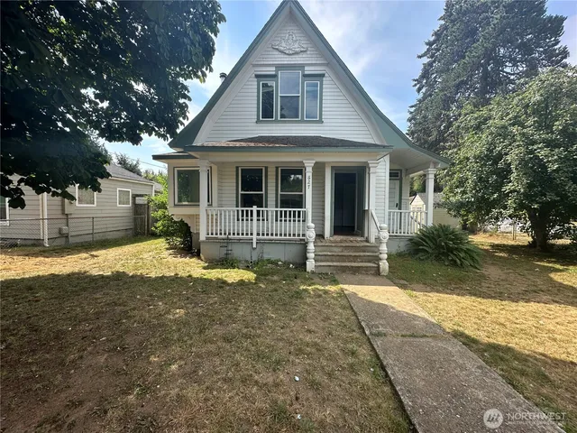 $2,350 | 827 West Cota Street, Shelton, WA 98584