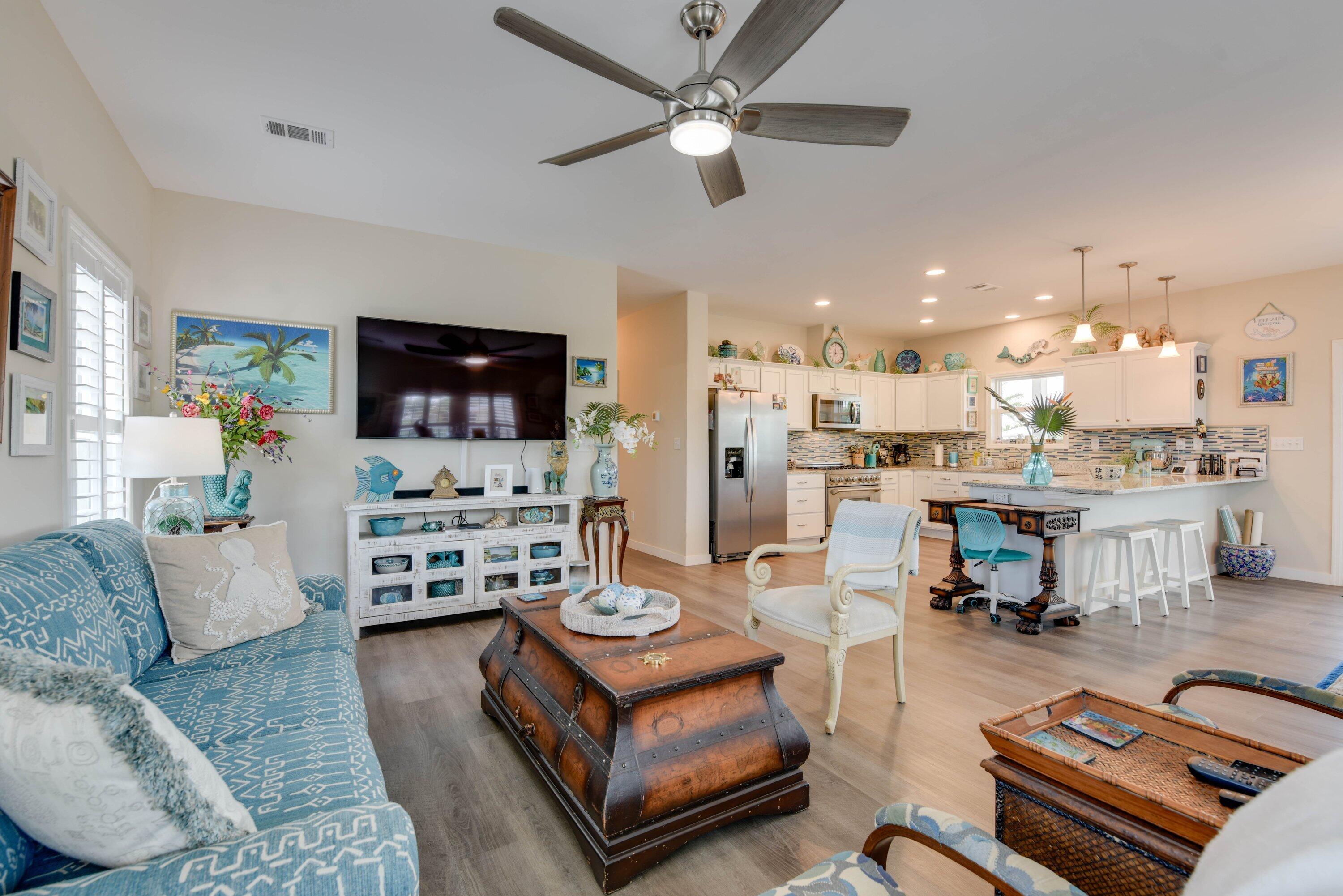 29565 Ranger Avenue Big Pine Key, FL 33043 - Photo 14 of 36 living
