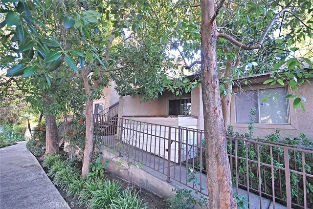 $1,800 | 10229 De Soto Avenue, Chatsworth, CA 91311