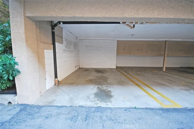 $1,800 | 10229 De Soto Avenue, Chatsworth, CA 91311