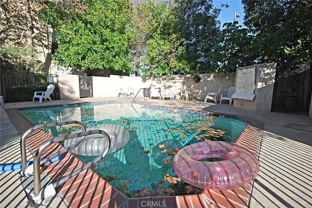 $1,800 | 10229 De Soto Avenue, Chatsworth, CA 91311