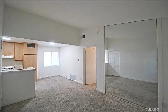 $1,800 | 10229 De Soto Avenue, Chatsworth, CA 91311