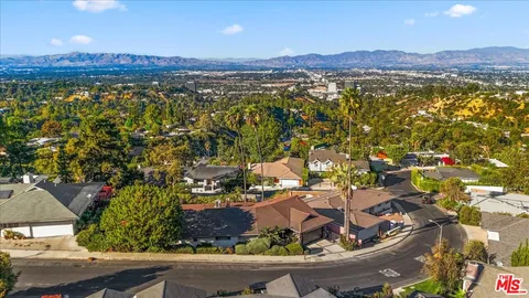 $2,049,500 | 15451 Longbow Drive, Sherman Oaks, CA 91403
