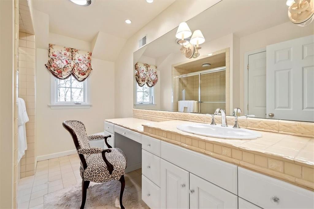 9 Meadowood Drive Fox Chapel, PA 15215 - Photo 18 of 25