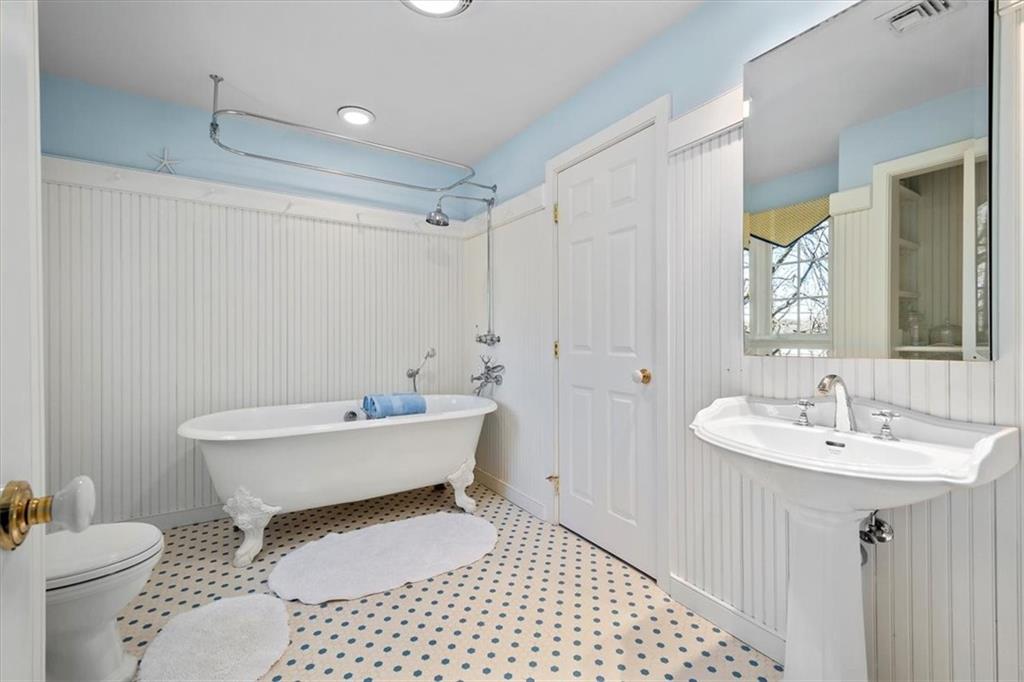 9 Meadowood Drive Fox Chapel, PA 15215 - Photo 21 of 25